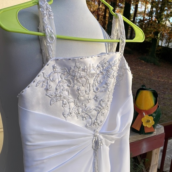 EUC- David's Bridal Flower Girl Dress Size 12 - Picture 5 of 14